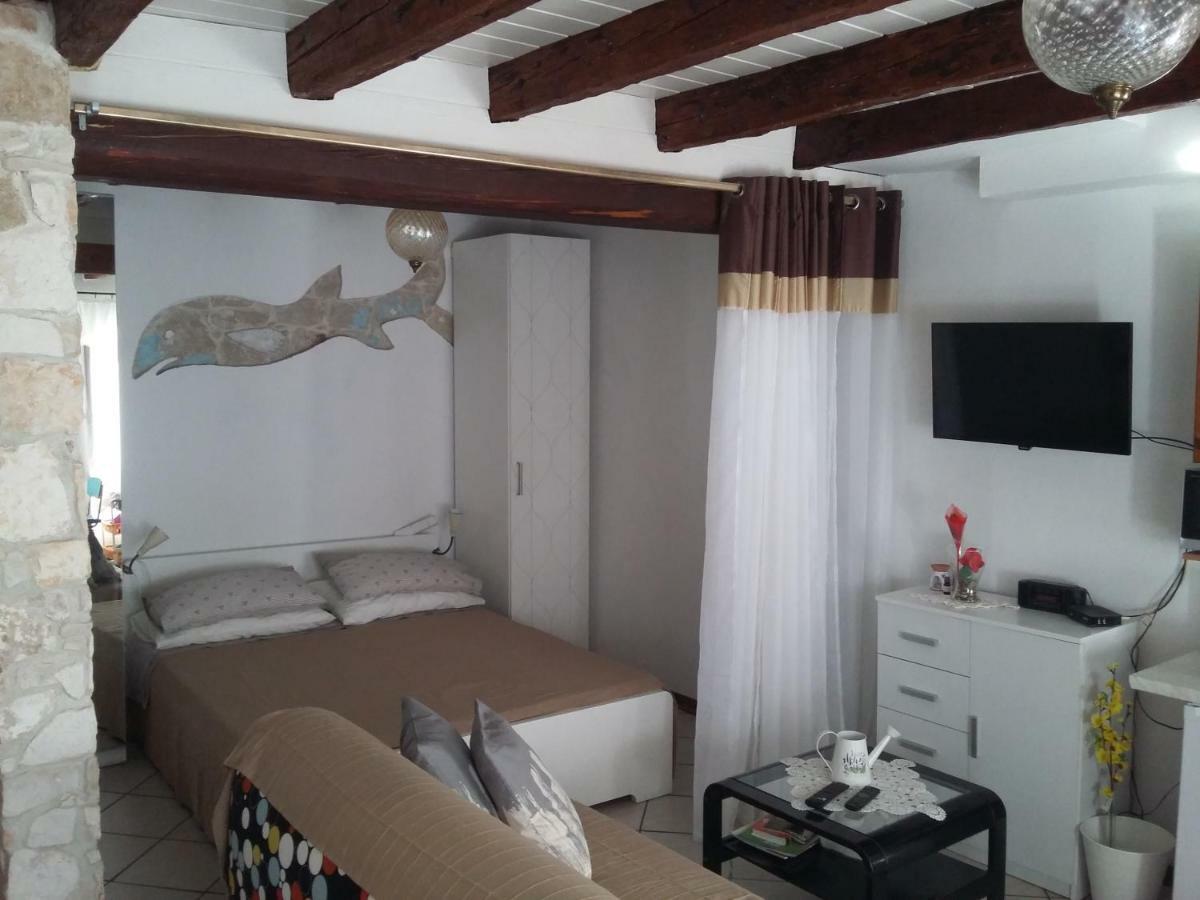 Apartment The Old House Vrsar Exterior foto